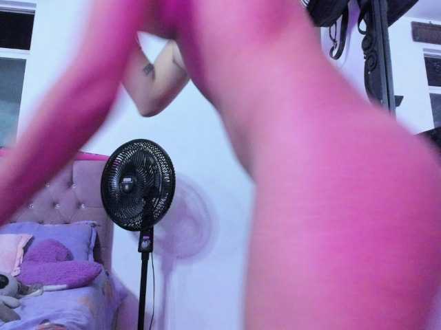 ronnetemiller live cam on BongaCams
