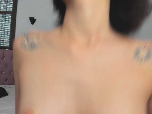 ronnetemiller live cam on BongaCams