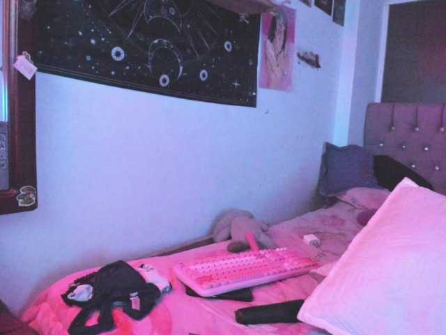ronnetemiller live cam on BongaCams