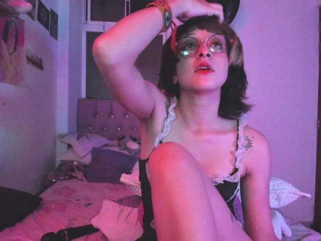 ronnetemiller live cam on BongaCams