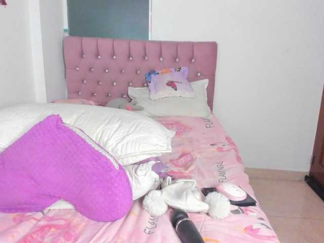 ronnetemiller live cam on BongaCams
