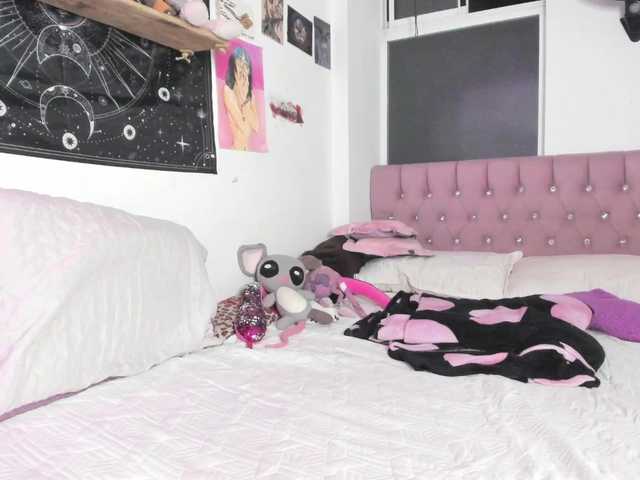 ronnetemiller live cam on BongaCams