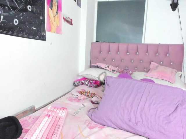 ronnetemiller live cam on BongaCams
