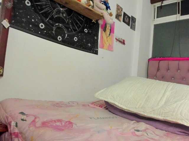 ronnetemiller live cam on BongaCams
