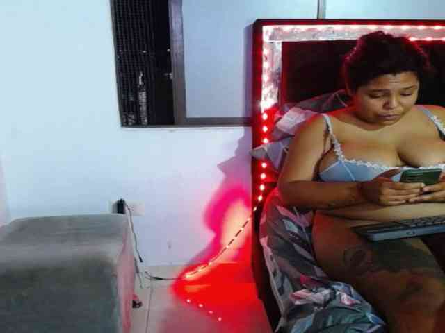 adrianandlady Sex Cam Show