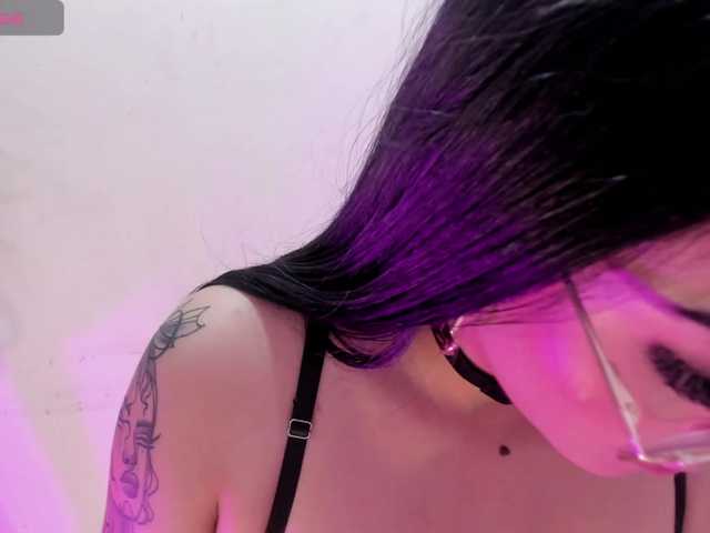 Scarrlett-wish live cam on BongaCams