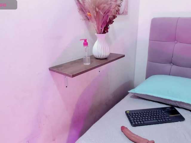 Scarrlett-wish live cam on BongaCams