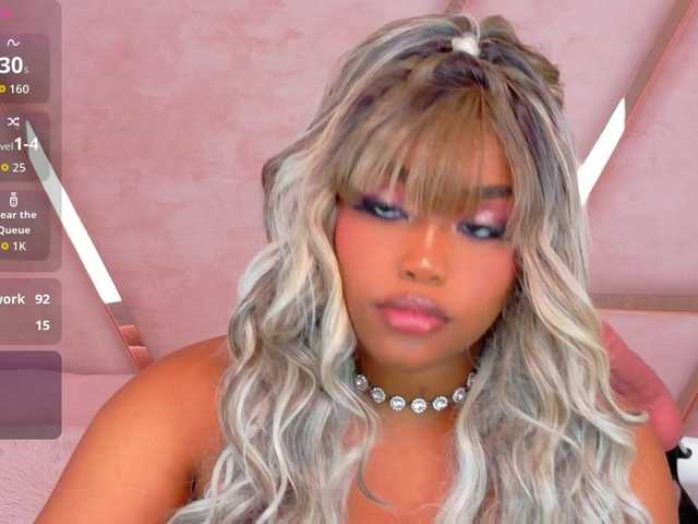 TiannahGlow live cam on BongaCams