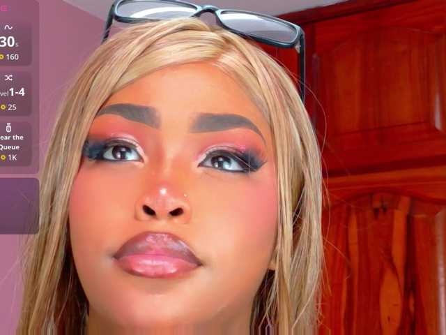 TiannahGlow live cam on BongaCams