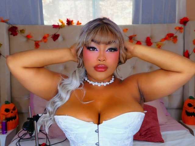 TiannahGlow live cam preview