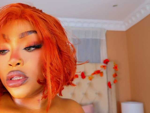 TiannahGlow webcam