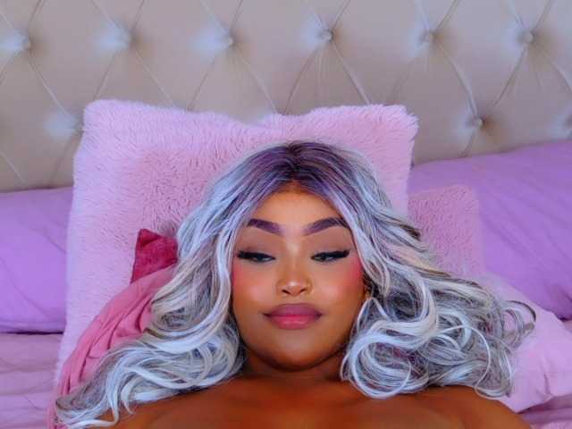 TiannahGlow live cam on BongaCams