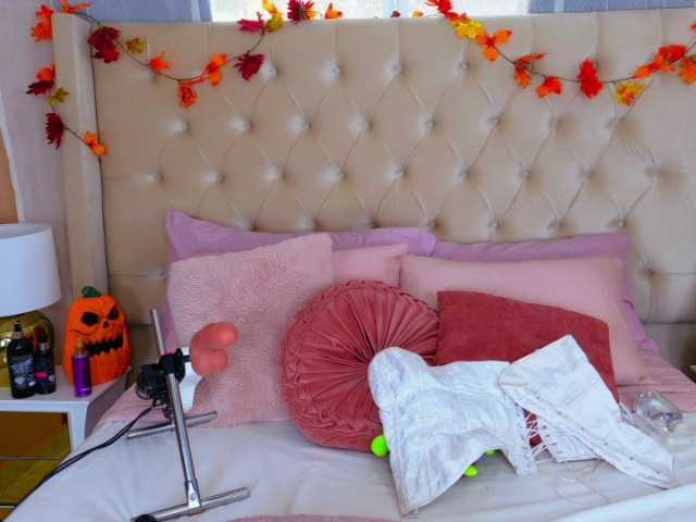 TiannahGlow live cam preview