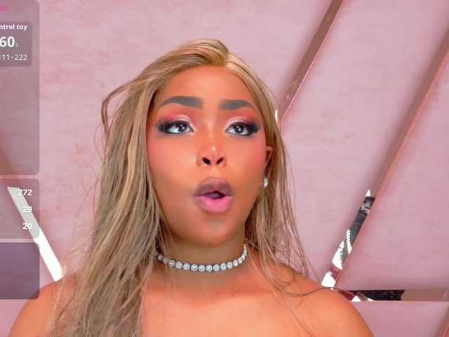 TiannahGlow live cam on BongaCams