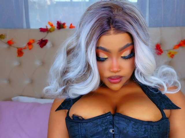 TiannahGlow, 22 y/o - Live Cam on BongaCams