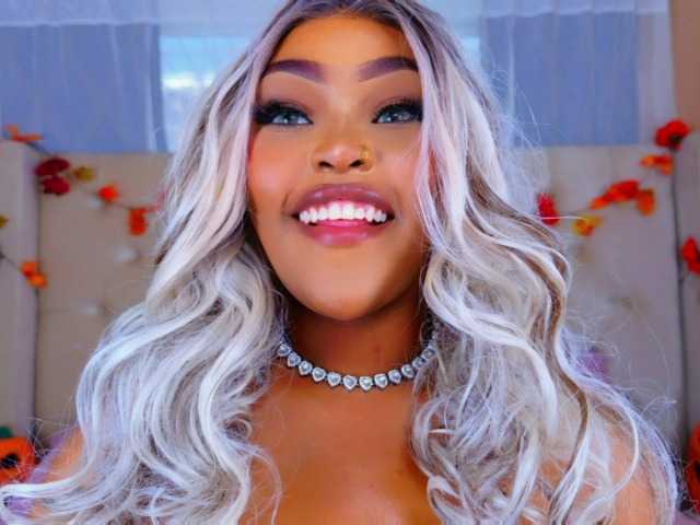 TiannahGlow live cam on BongaCams