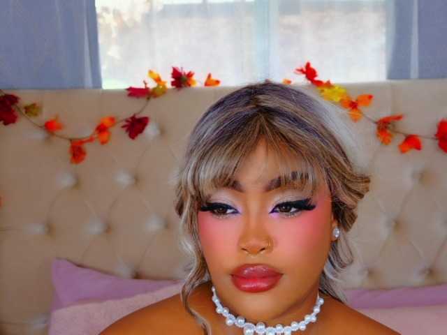 TiannahGlow live cam preview
