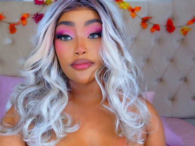 TiannahGlow live cam on BongaCams