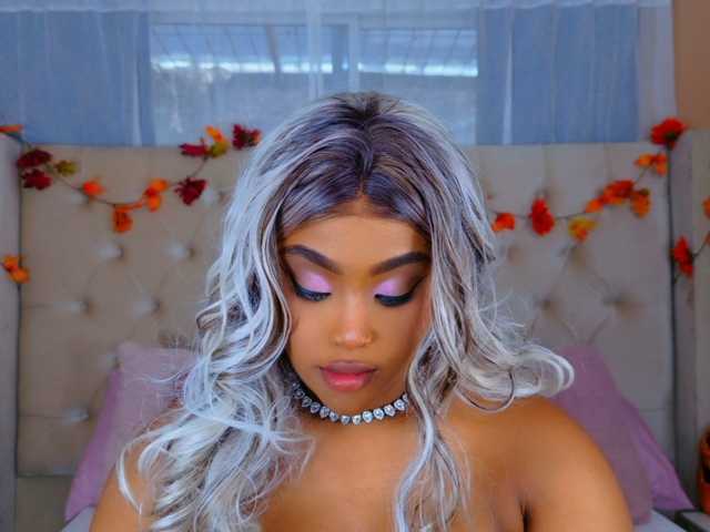 TiannahGlow live cam on BongaCams