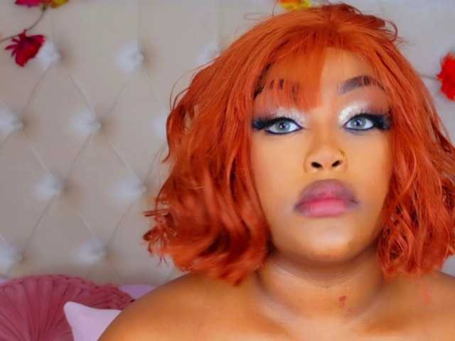 TiannahGlow webcam