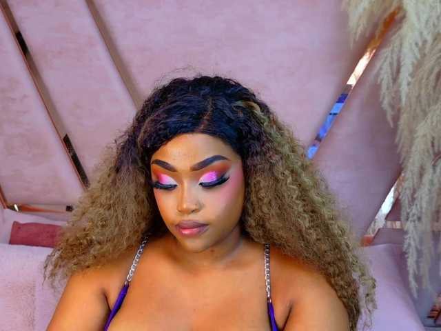 TiannahGlow