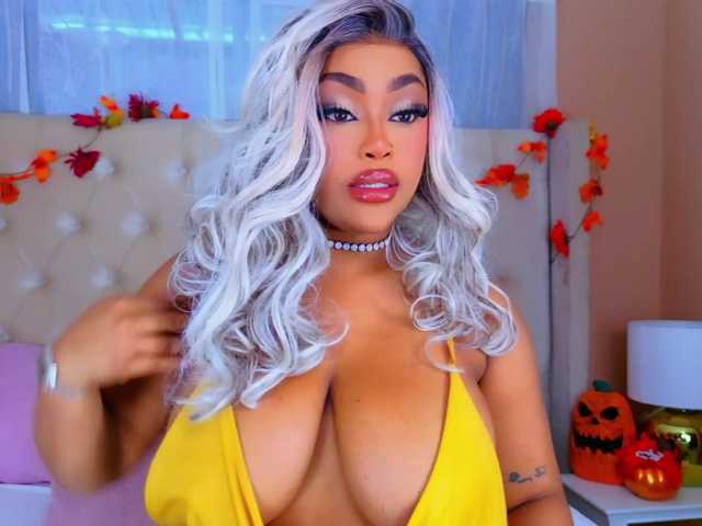 TiannahGlow live cam on BongaCams