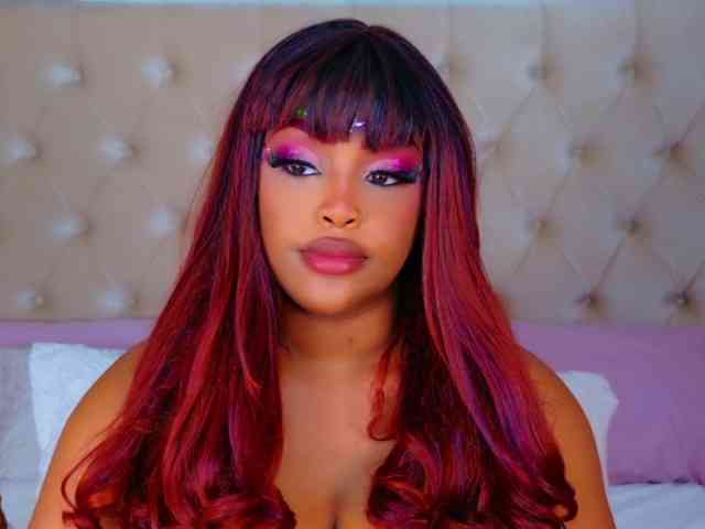 TiannahGlow webcam