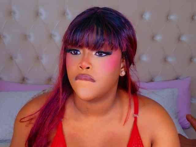 TiannahGlow webcam