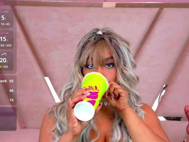 TiannahGlow webcam
