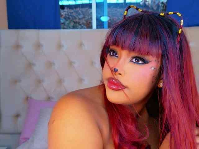 TiannahGlow webcam