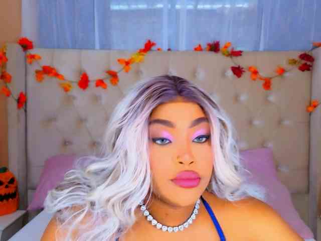 Модель: TiannahGlow