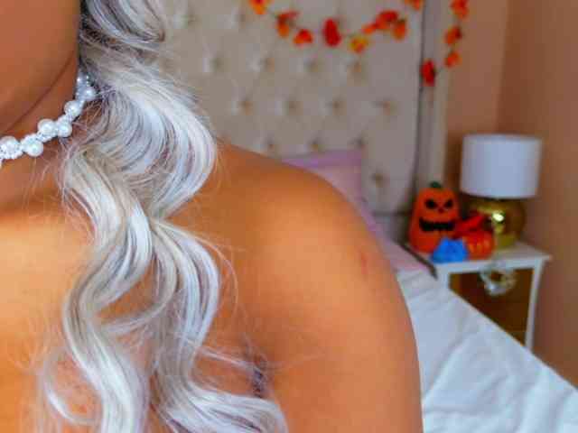 TiannahGlow - Girl 