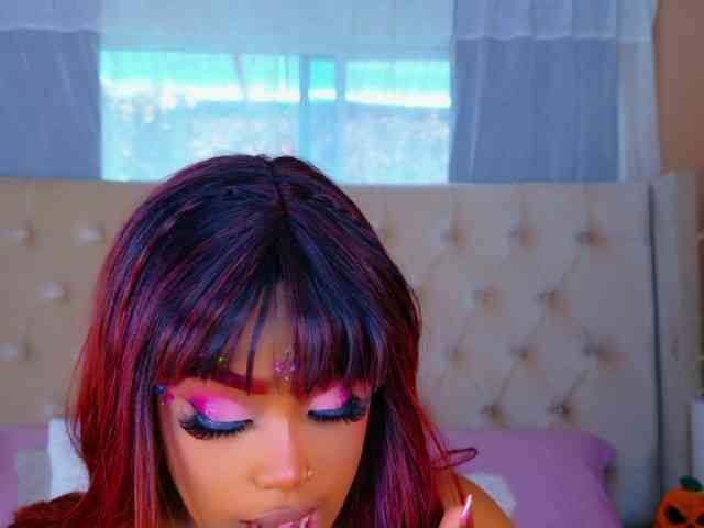 TiannahGlow webcam