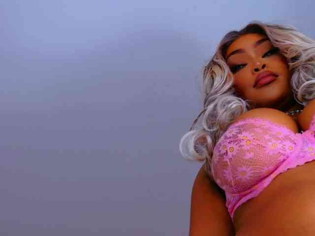 TiannahGlow