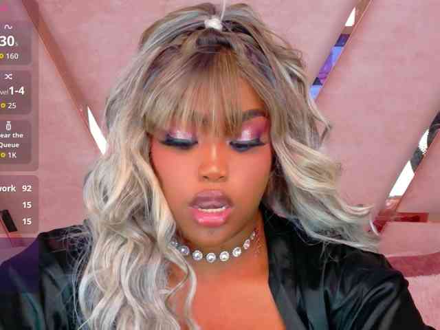 TiannahGlow webcam