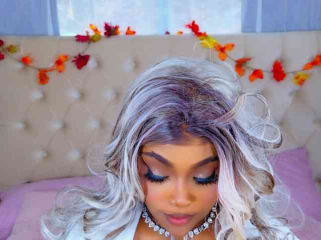 Модель: TiannahGlow