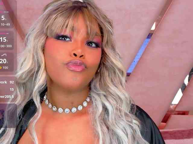 TiannahGlow webcam