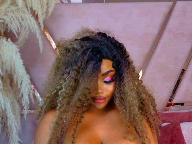 TiannahGlow