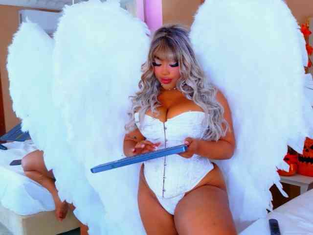 TiannahGlow