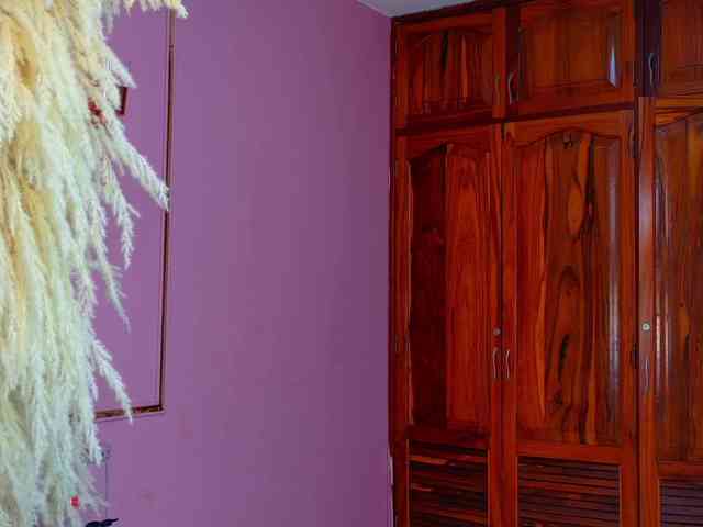 Model: TiannahGlow