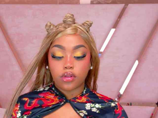 TiannahGlow