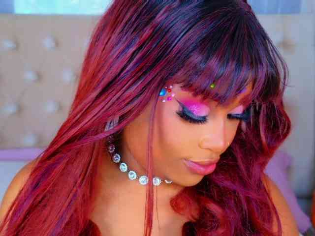 TiannahGlow webcam