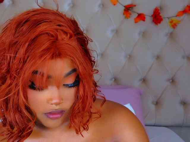 Модель: TiannahGlow