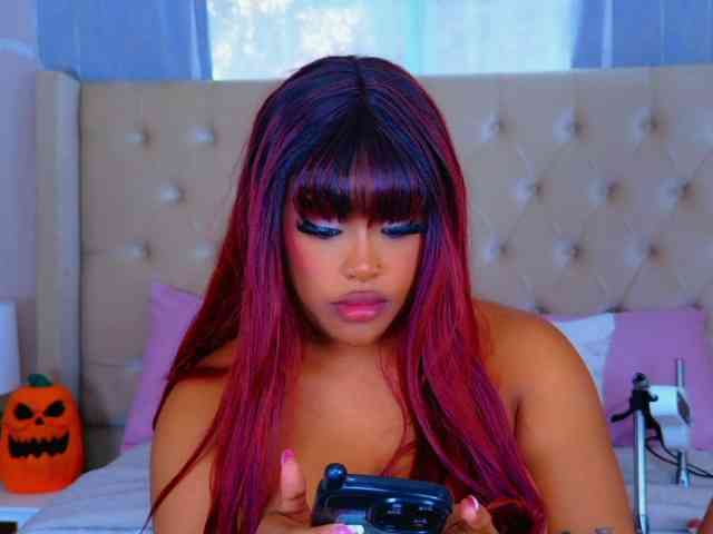 TiannahGlow