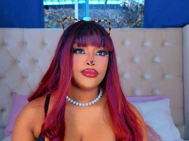 TiannahGlow webcam