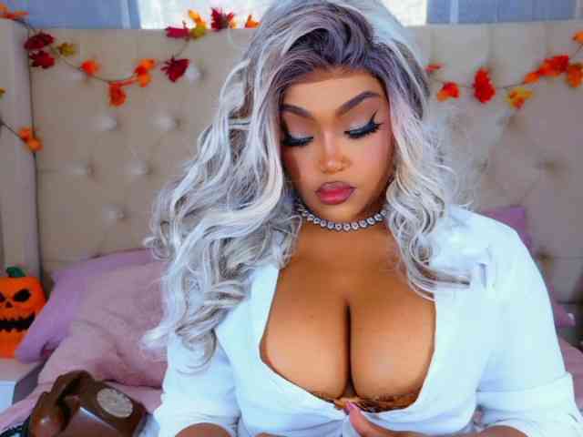 Модель: TiannahGlow