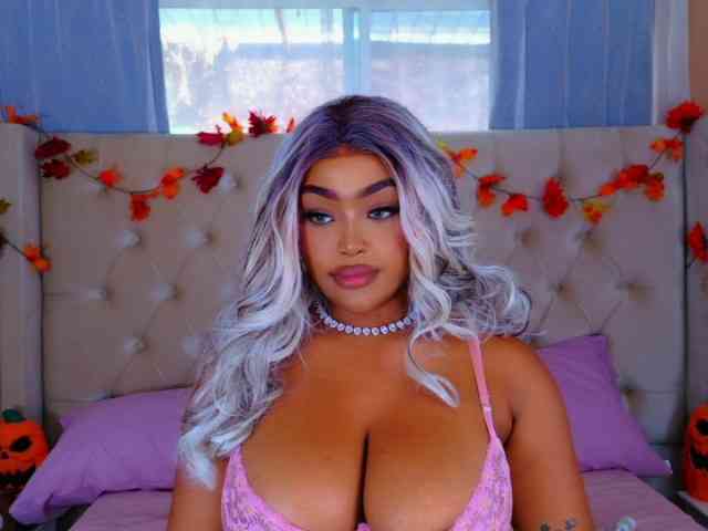 TiannahGlow