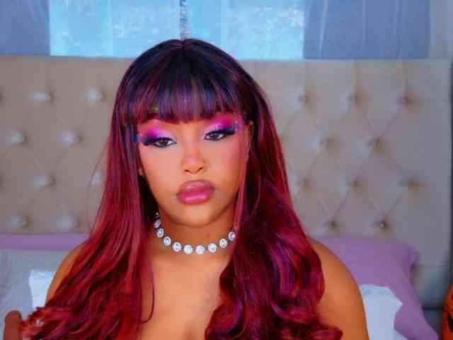 TiannahGlow webcam