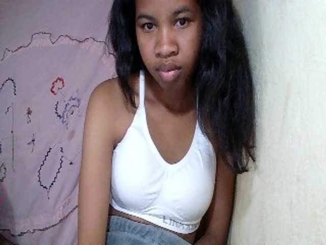 ginah7 live webcam show