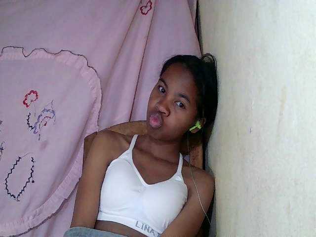 ginah7 live cam on BongaCams